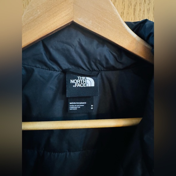 The North Face Men's Black Puffer Jacket - Picture 2 of 4